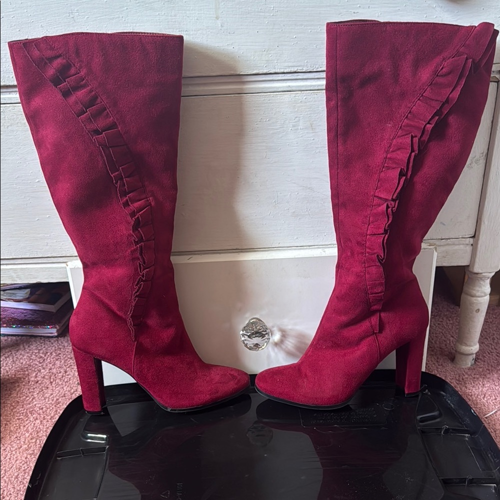 Red Knee-High Heeled Boots with Slouch Effect and High Heel